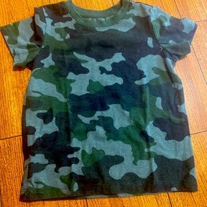 Cat & Jack toddler green camouflage toddler tee 3T